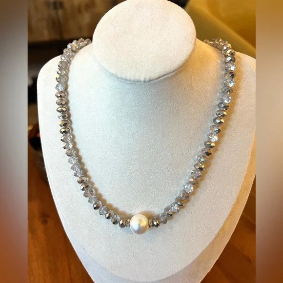 Silver and Clear Beaded Necklace with Faux Pearl - Picture 1 of 7